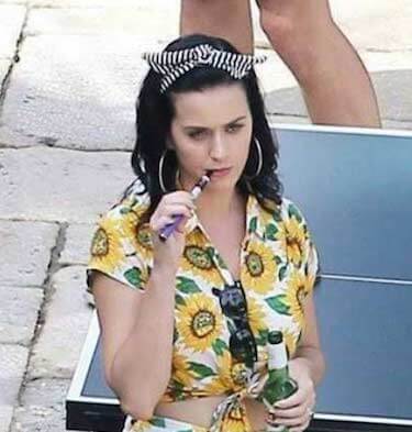 Katty Perry ecig détente